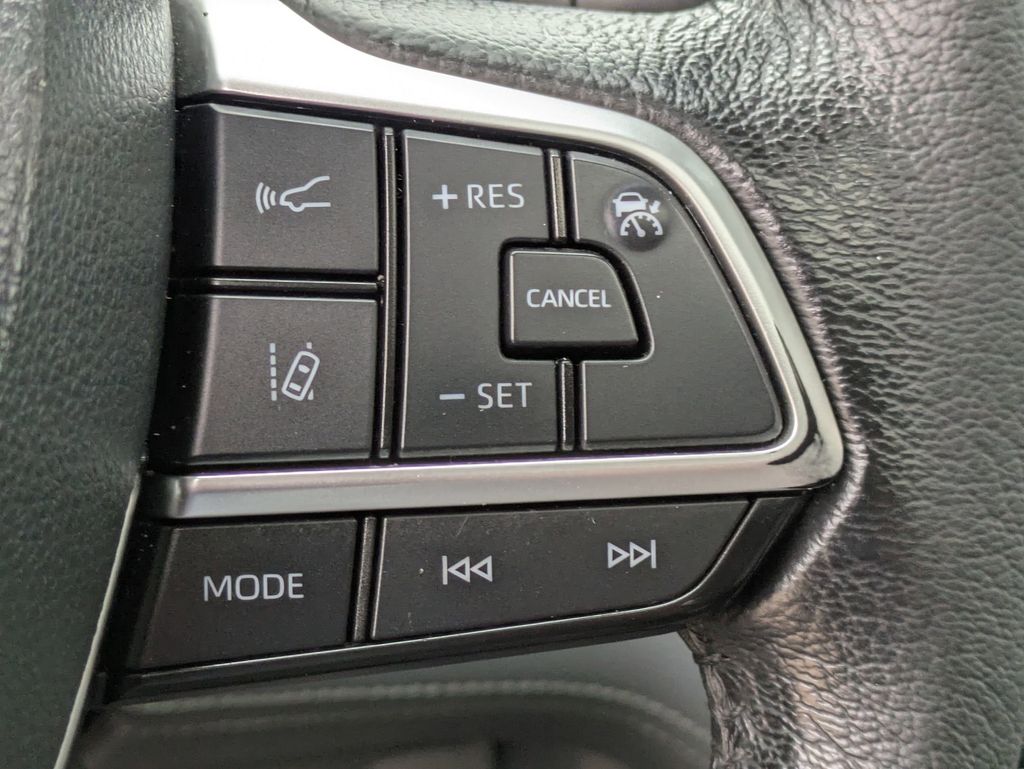 2022 Toyota Sienna XLE photo 15