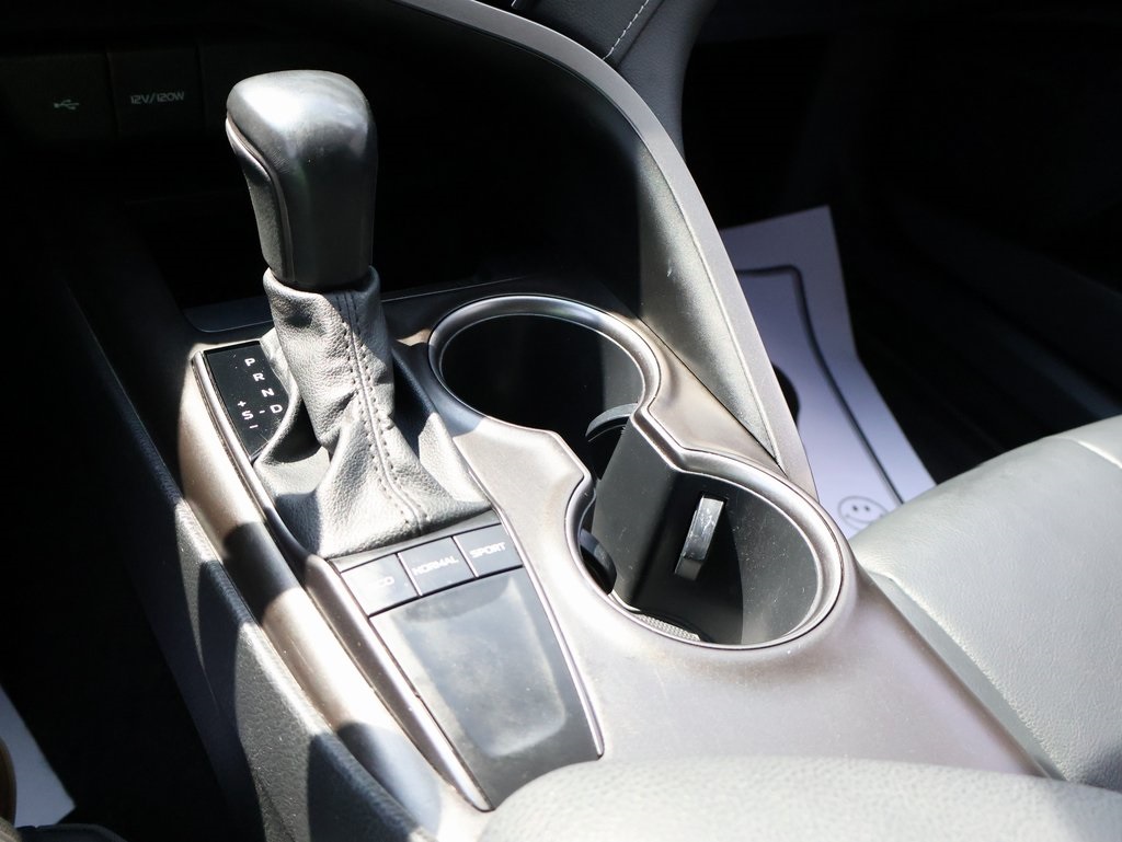 2022 Toyota Camry SE photo 34