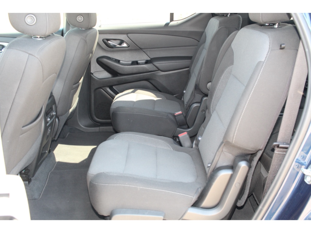 2023 Chevrolet Traverse Cloth photo 12
