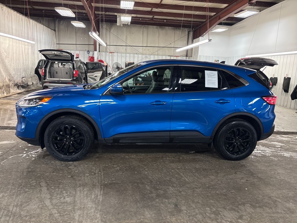 2020 Ford Escape SE photo 2