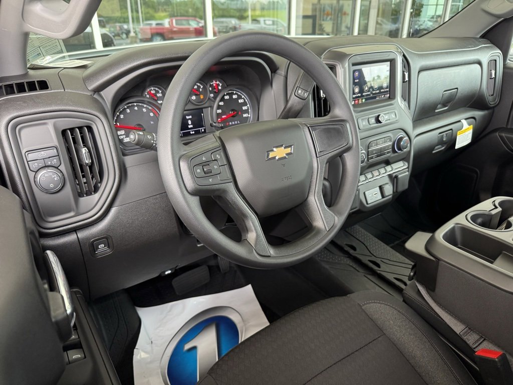 2026 Chevrolet Silverado 1500 Custom photo 3
