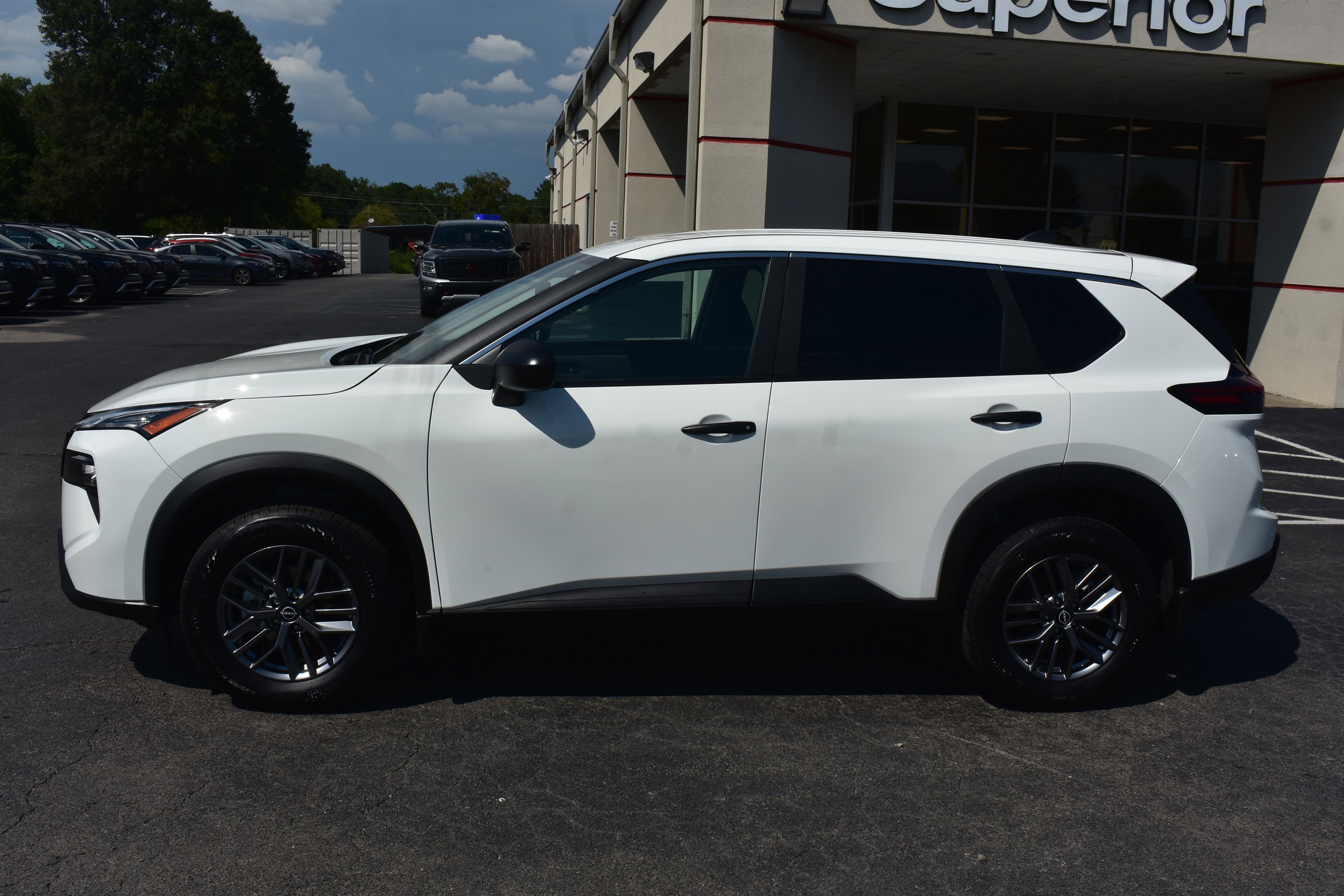 2026 Nissan Rogue S photo 3