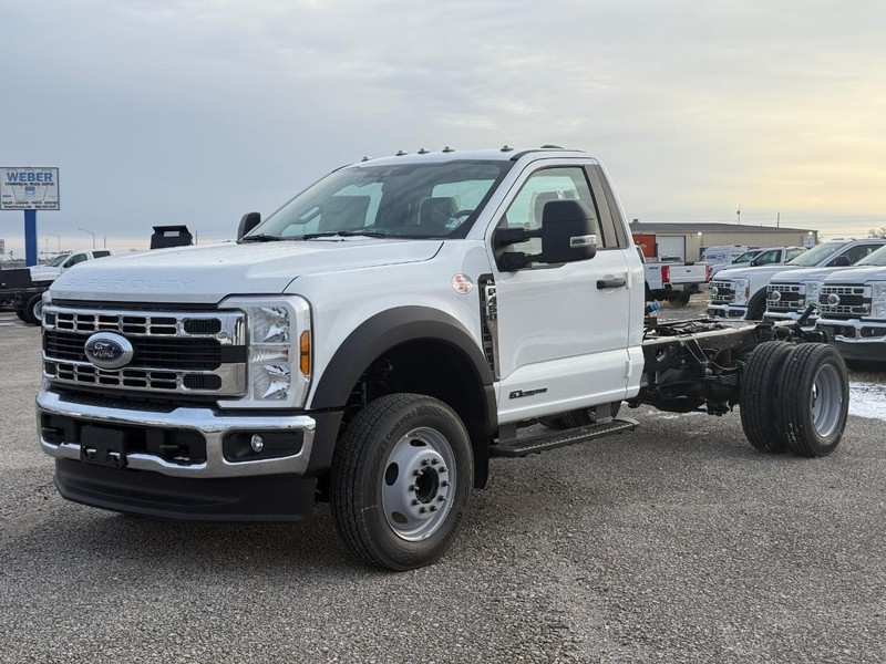 2025 Ford F-450 Super Duty Chassis Cab XL's photo