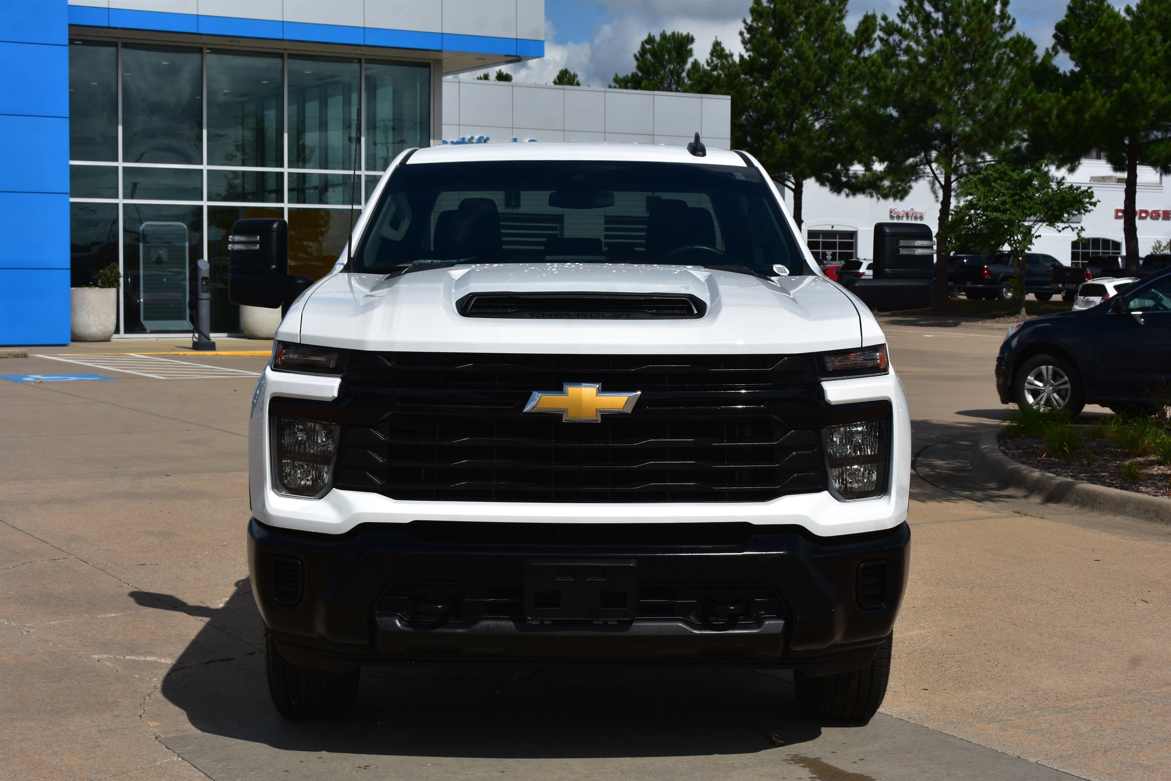 Used 2024 Chevrolet Silverado 2500HD Work Truck with VIN 2GC4YLE77R1123975 for sale in Little Rock