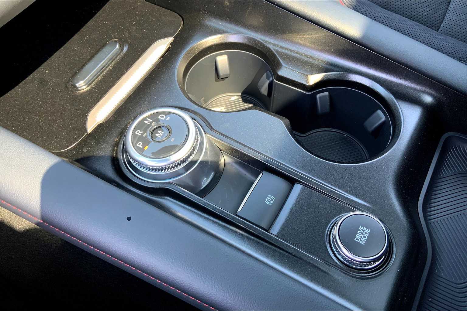 2025 Ford Explorer ST photo 7