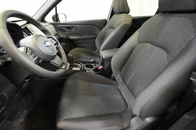 2025 Subaru Forester Premium photo 5