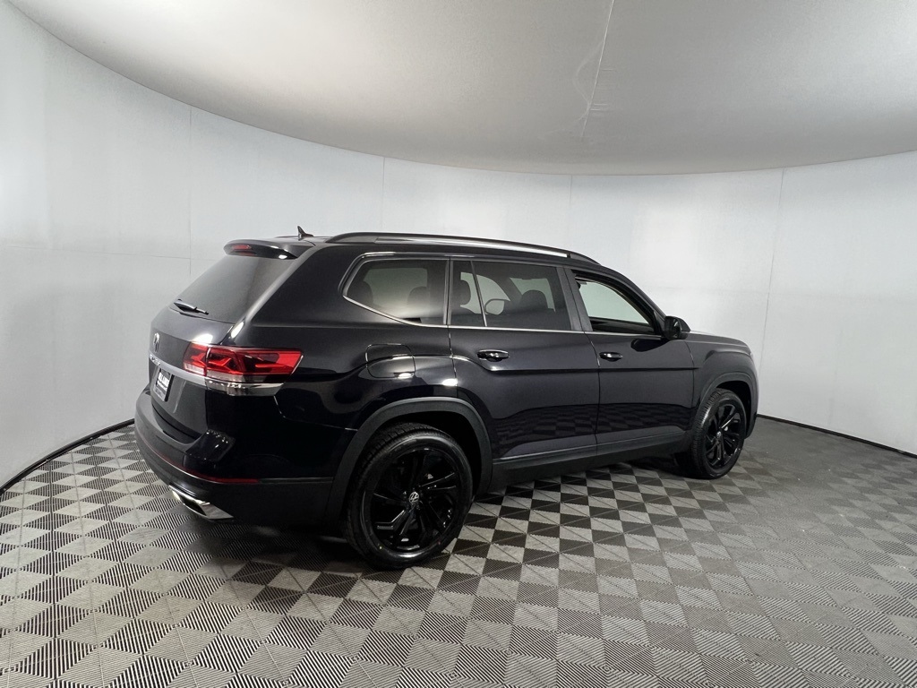 2022 Volkswagen Atlas SE Technology photo 2