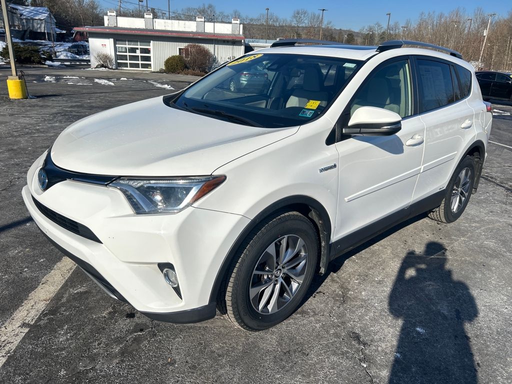 2018 Toyota RAV4 XLE's photo