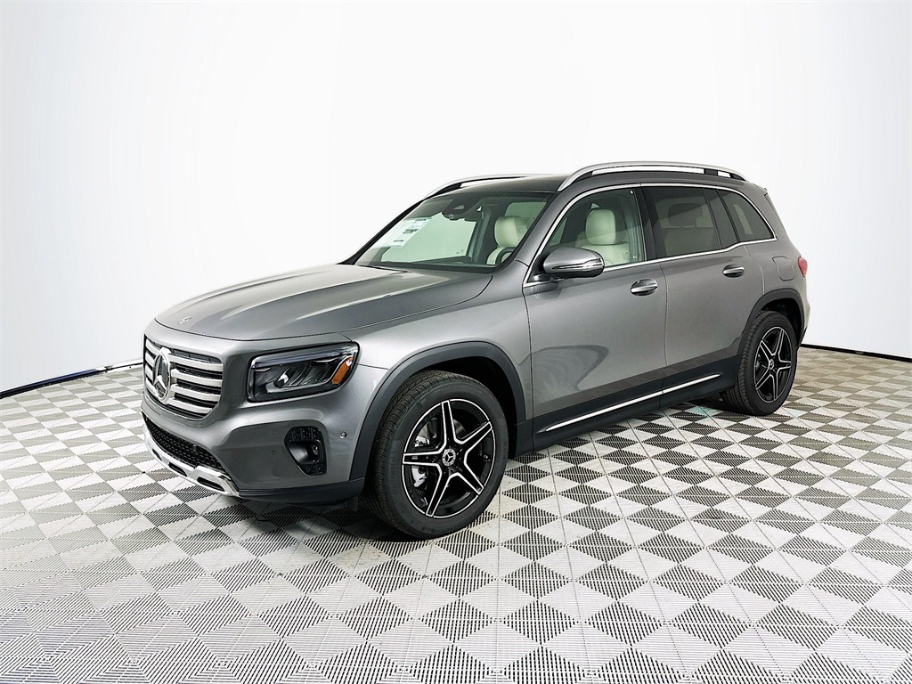 2026 Mercedes Benz GLB 250 photo 2