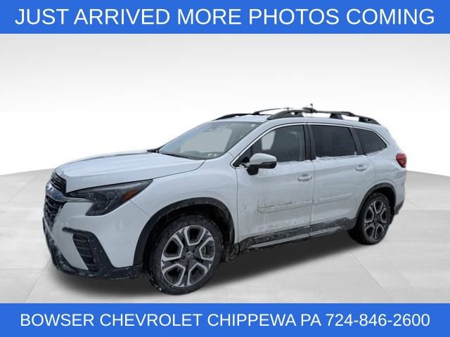 2023 Subaru Ascent Limited's photo