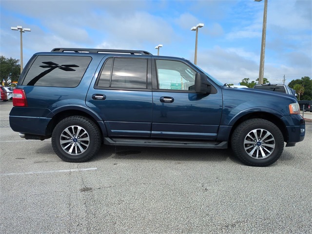 2017 Ford Expedition XLT photo 2