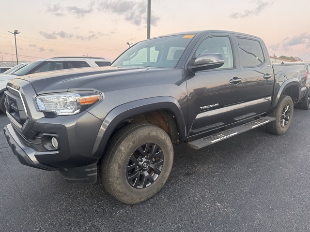 2022 Toyota Tacoma SR5's photo