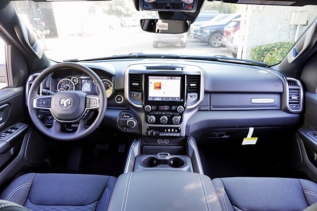 New 2026 Diamond Black Crystal Pearl-Coat Exterior Paint RAM Big Horn/Lone Star image 22