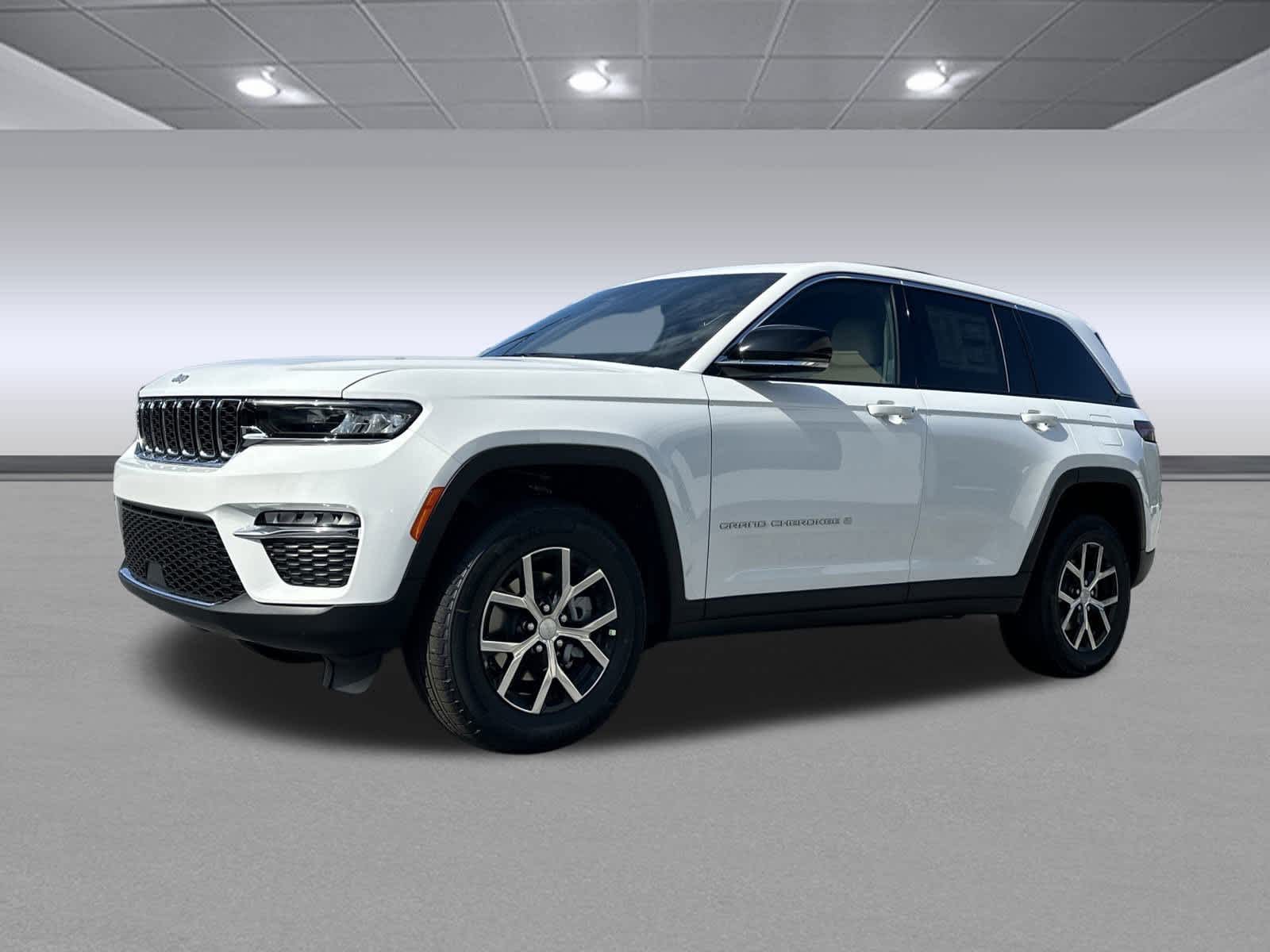 2025 Jeep Grand Cherokee Limited photo 3