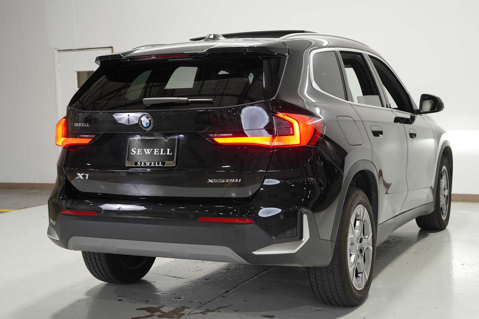 2023 Bmw X1 XDrive28i photo 4