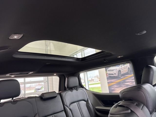 2022 Jeep Grand Wagoneer I photo 11