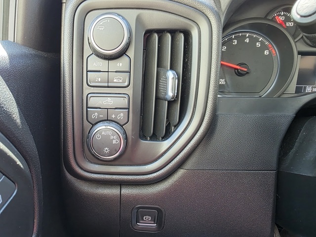 2022 Chevrolet Silverado 1500 Custom photo 18