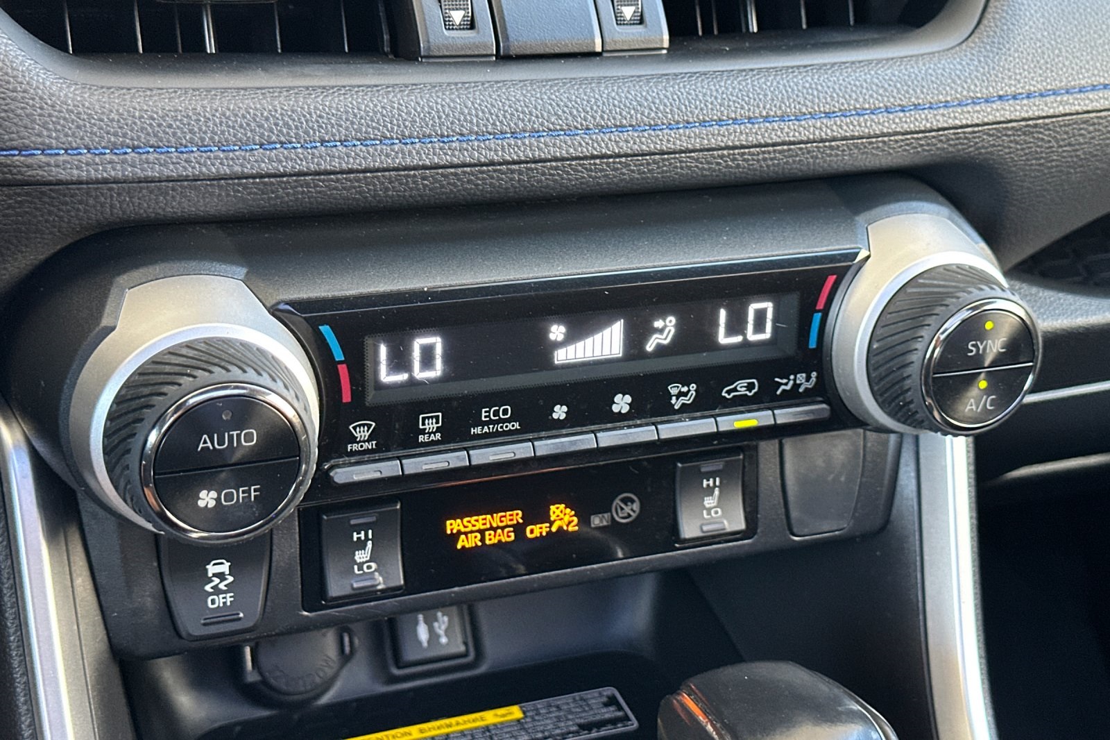 2019 Toyota RAV4 Hybrid XSE photo 20