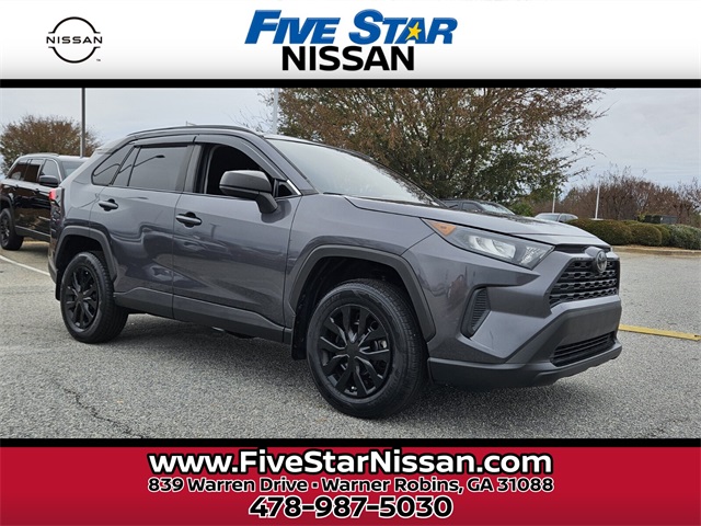 2019 Toyota RAV4 LE's photo