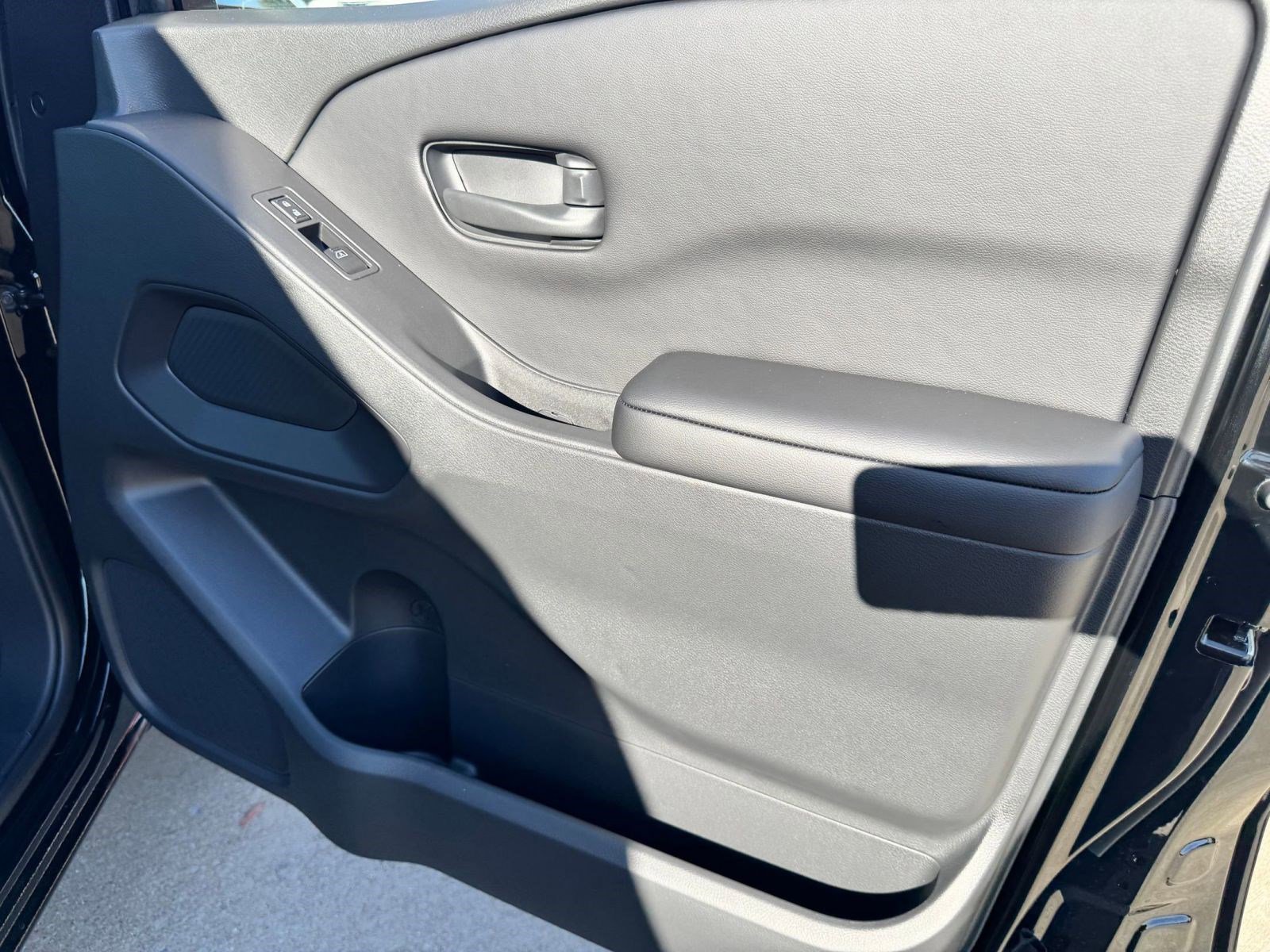 2026 Nissan Frontier SV photo 25