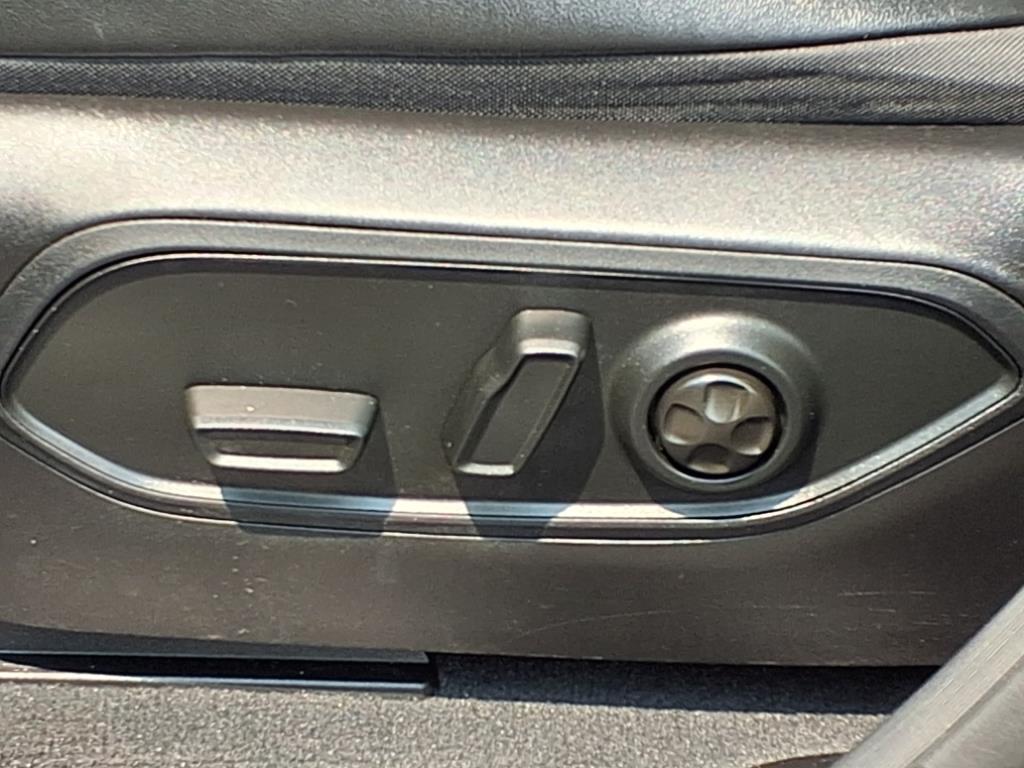 2022 Jeep Cherokee Base Limited photo 19