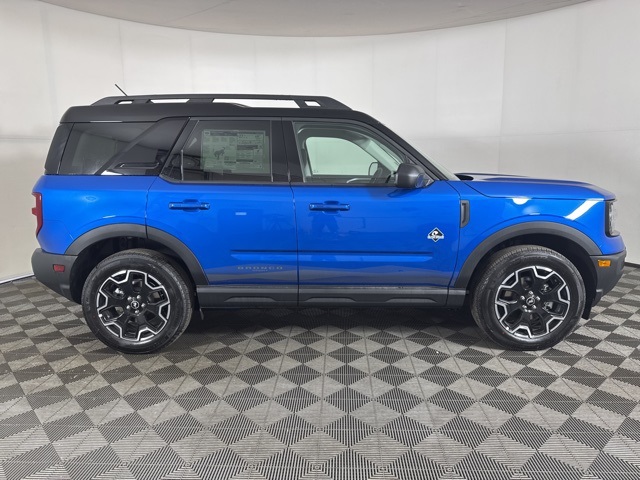 2025 Ford Bronco Sport Outer Banks photo 2