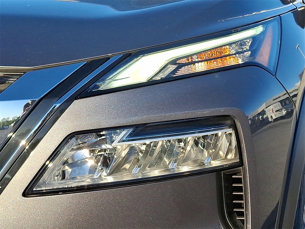 2023 Nissan Rogue SV photo 10