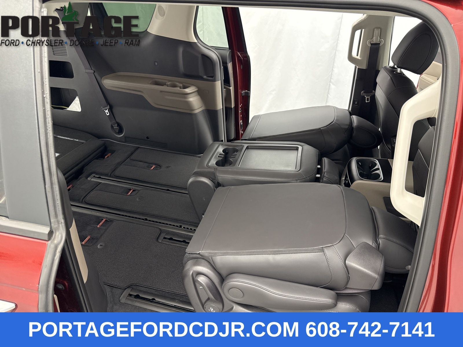 2025 Kia Carnival EX photo 29