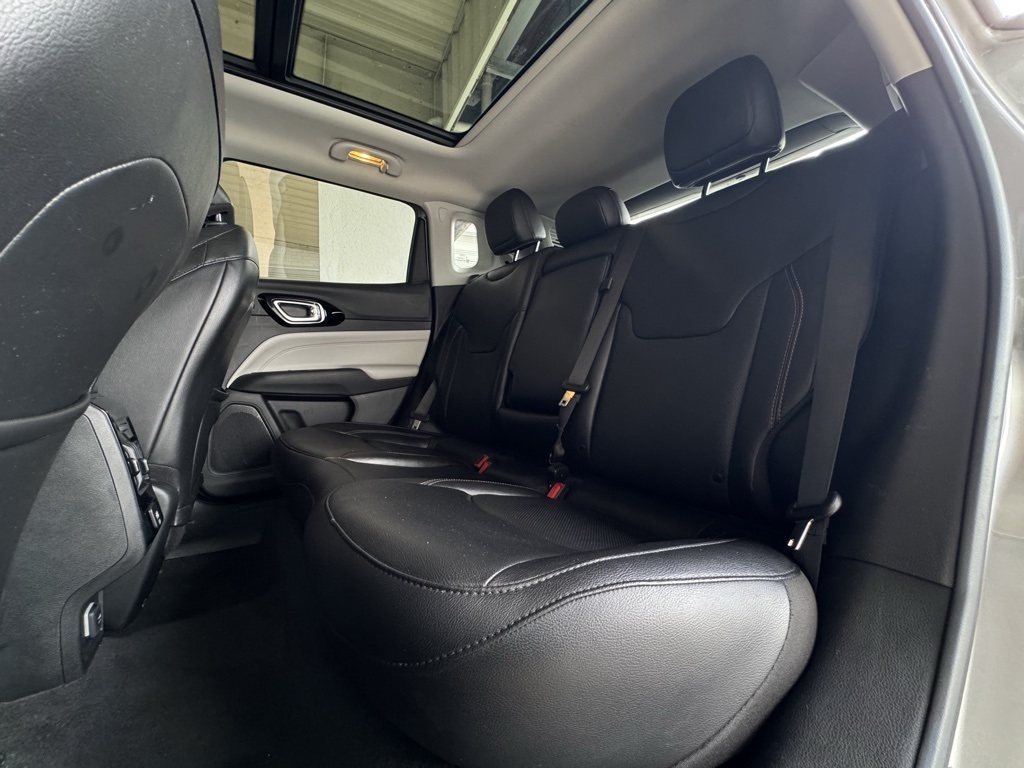 2022 Jeep Compass Limited photo 14