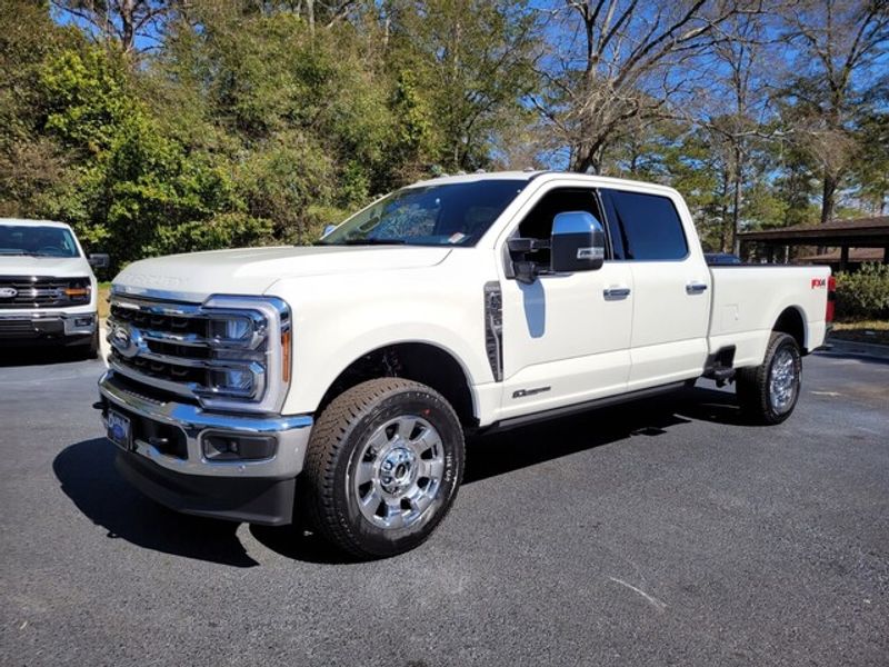 2025 Ford F-350 King Ranch photo 3