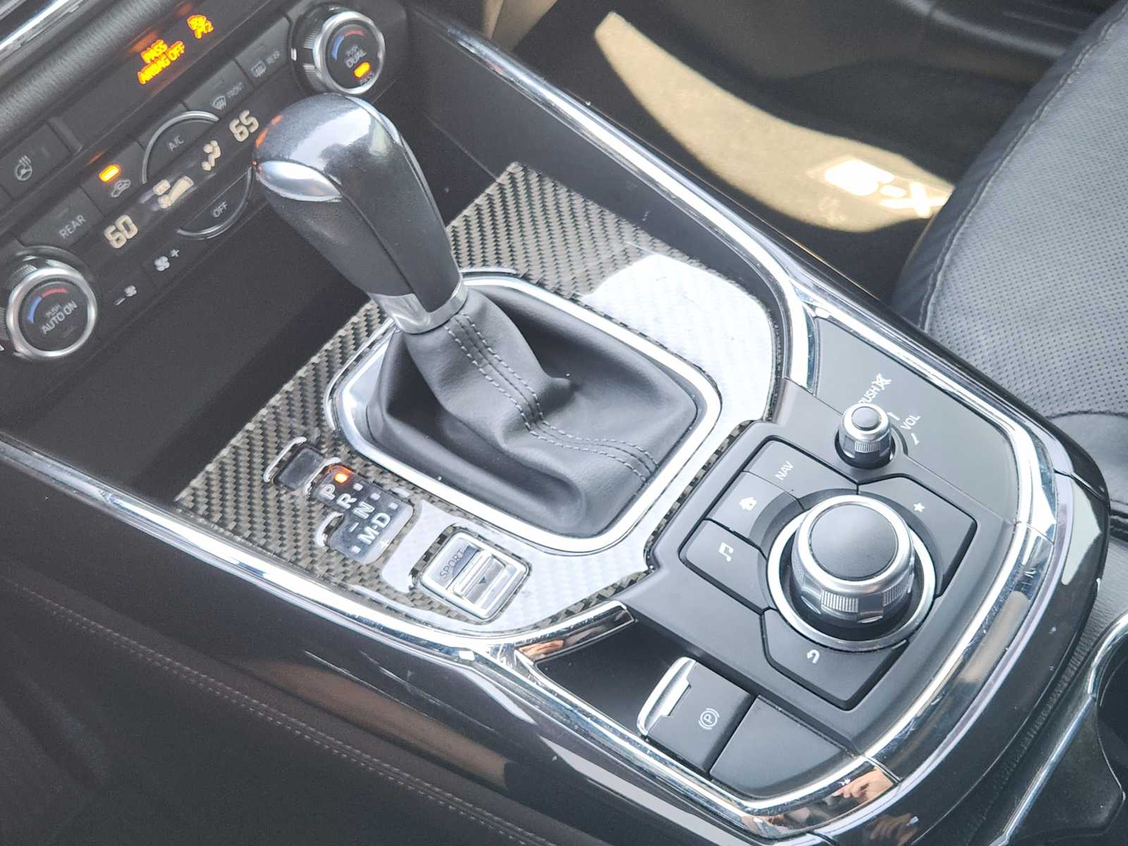 2018 Mazda CX-9 Grand Touring photo 17