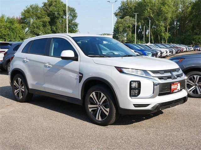 2025 Mitsubishi Outlander Sport ES's photo