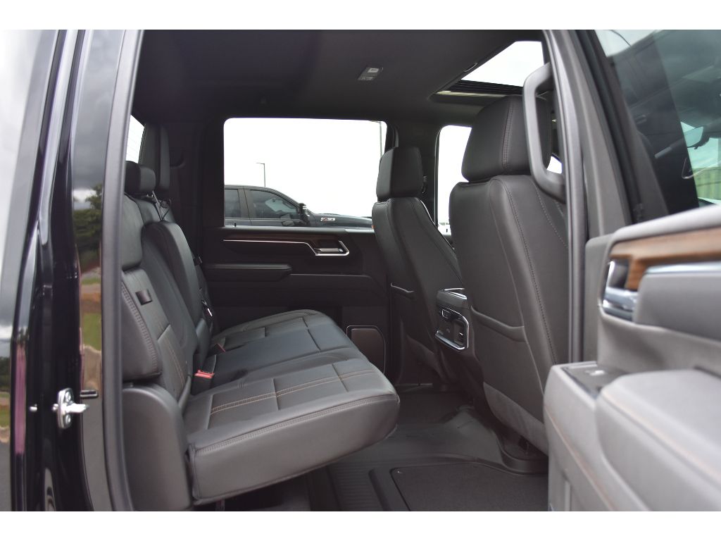 2025 Chevrolet Silverado 2500HD High Country photo 17