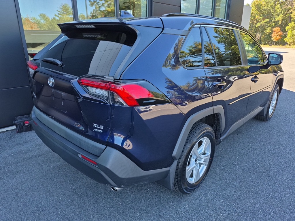 2021 Toyota RAV4 XLE photo 4