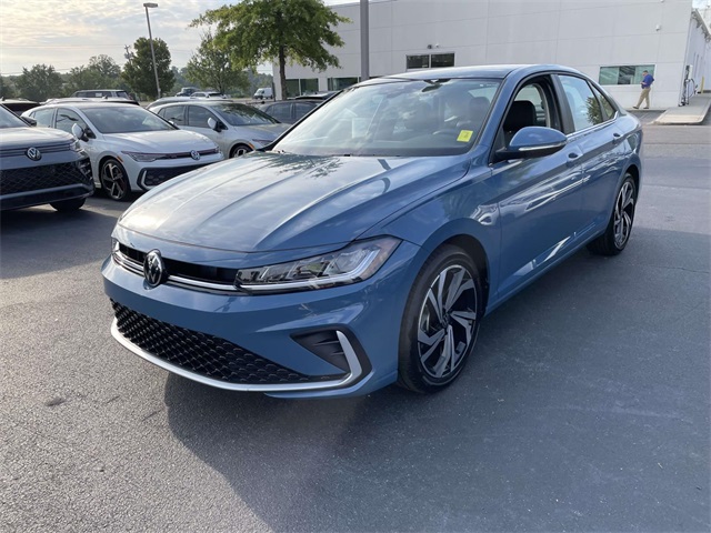 2025 Volkswagen Jetta 1.5T SEL photo 3
