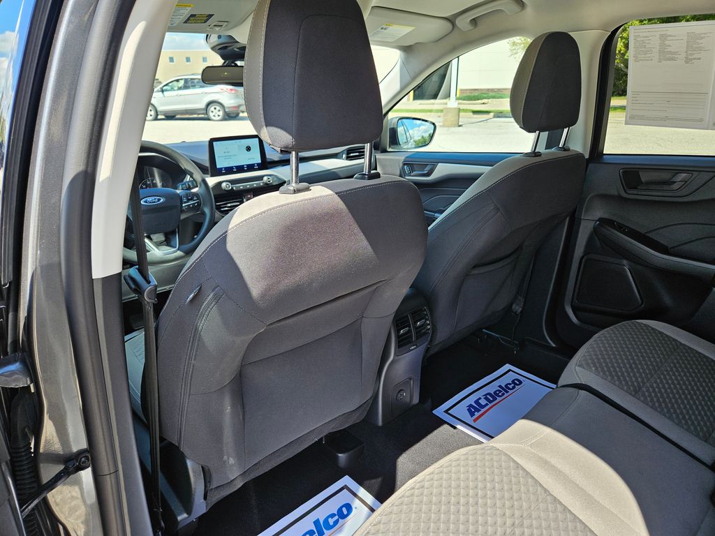 2022 Ford Escape Hybrid SE photo 24