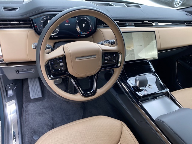 2025 Land Rover Range Rover Sport SE photo 3