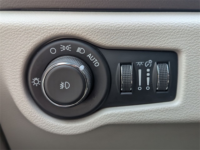 2017 Chrysler Pacifica Touring L photo 21