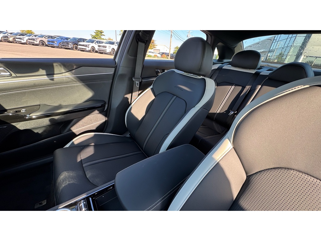 2026 Kia K5 GT-Line photo 7