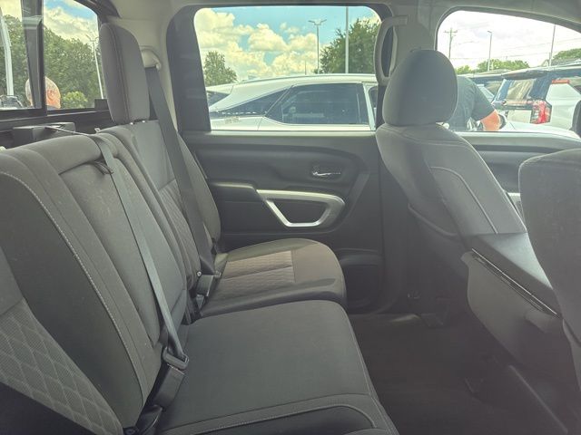 2021 Nissan Titan SV photo 9