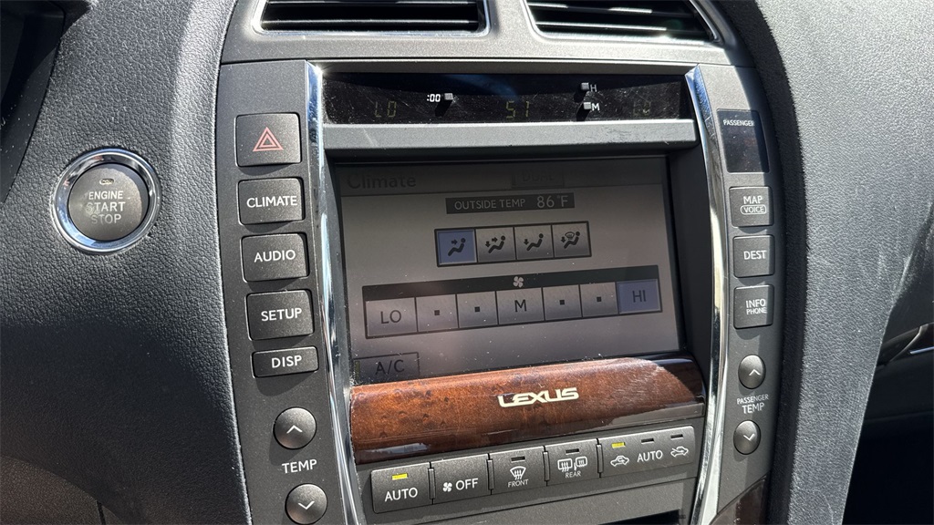 2011 Lexus ES 350 photo 49