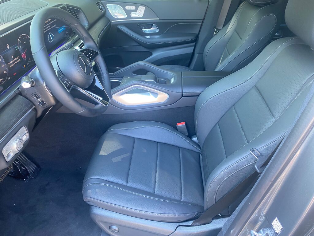 2025 Mercedes Benz GLE 350 4MATIC photo 4