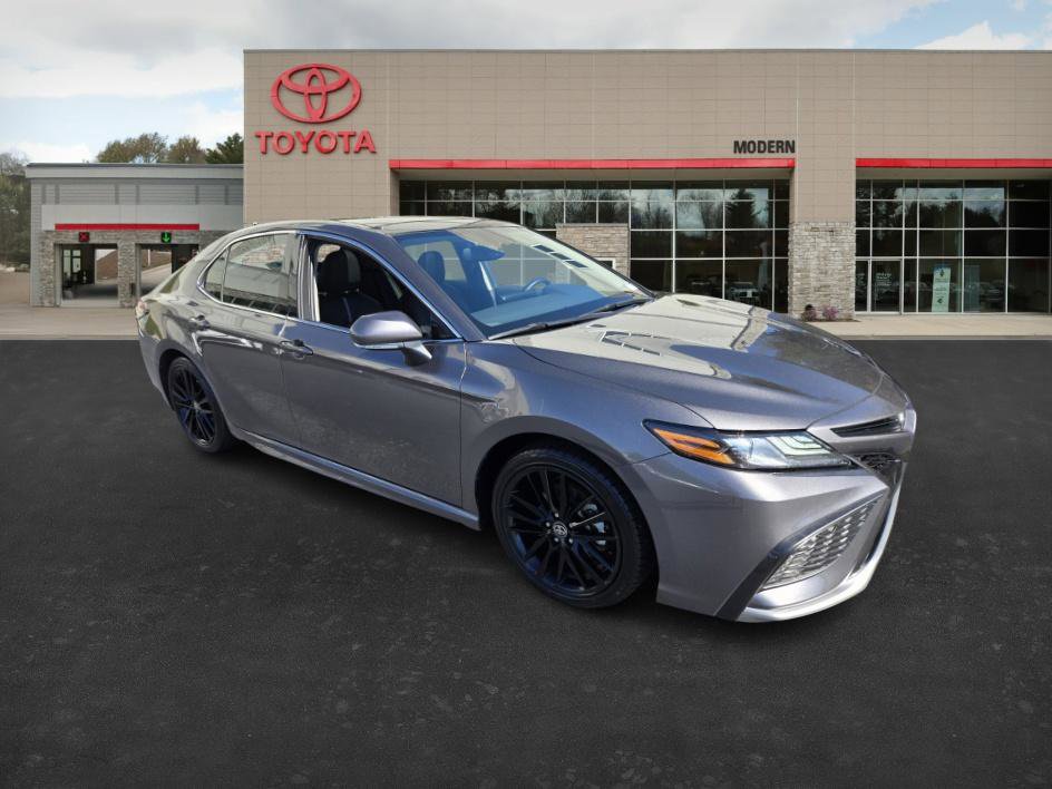 2021 Toyota Camry XSE photo 3