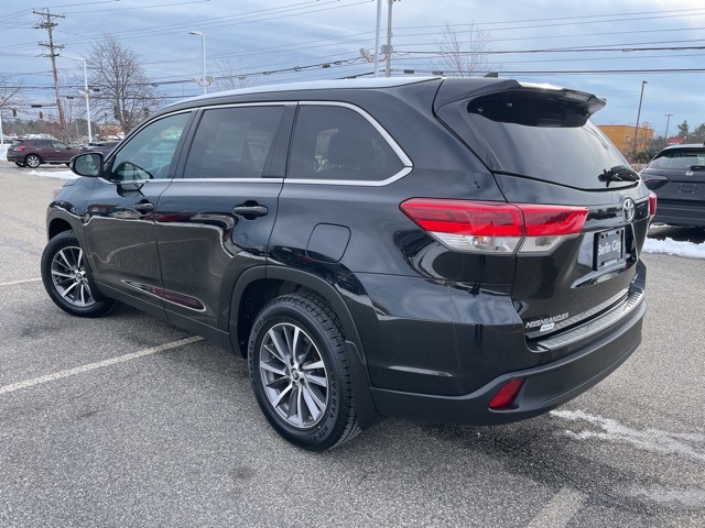 2019 Toyota Highlander XLE photo 2