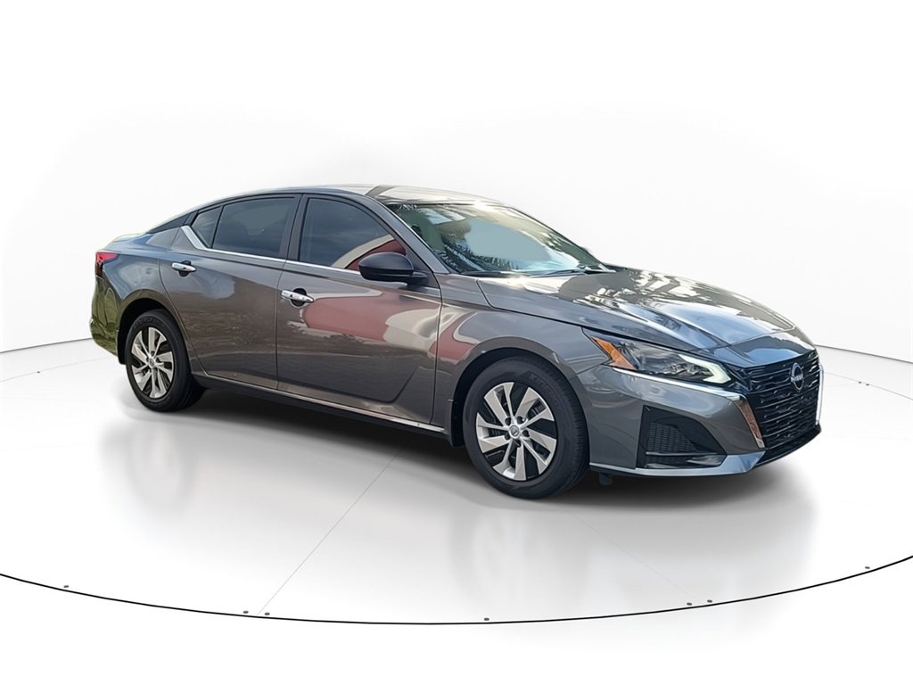 2025 Nissan Altima 2.5 S photo 2