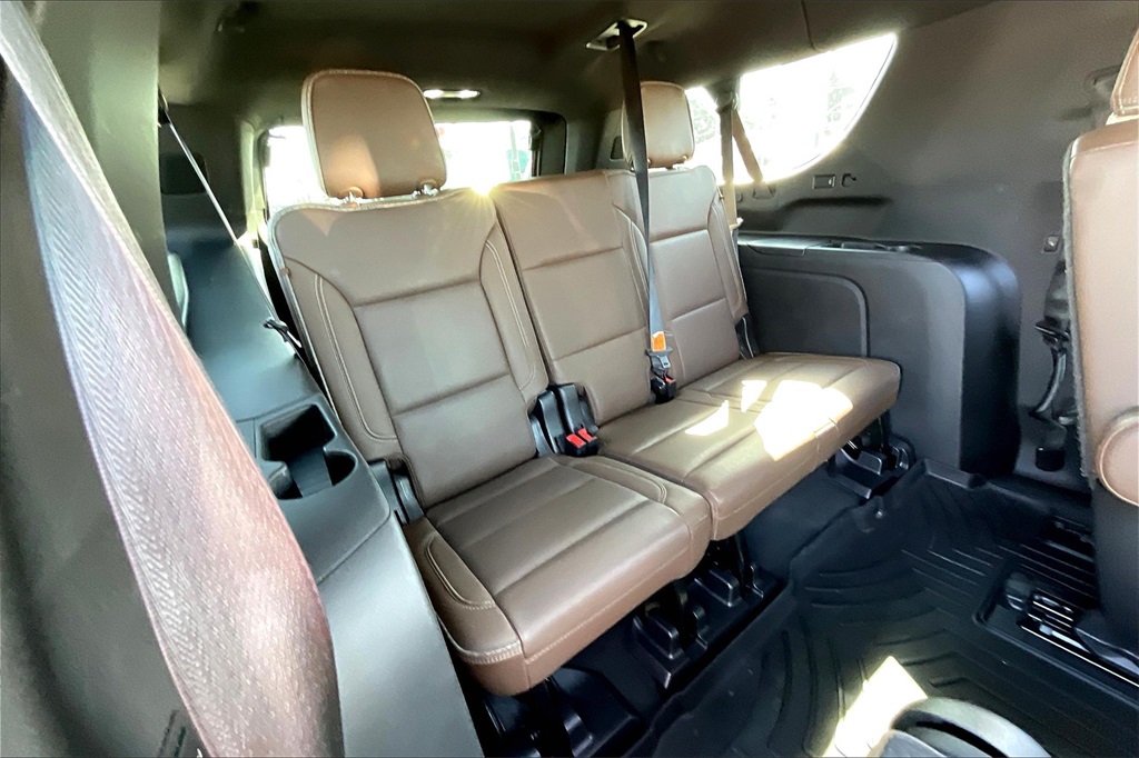 2022 CHEVROLET SUBURBAN - Image 26