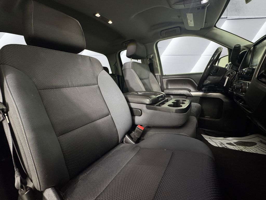 2019 Chevrolet Silverado 1500 LT photo 13