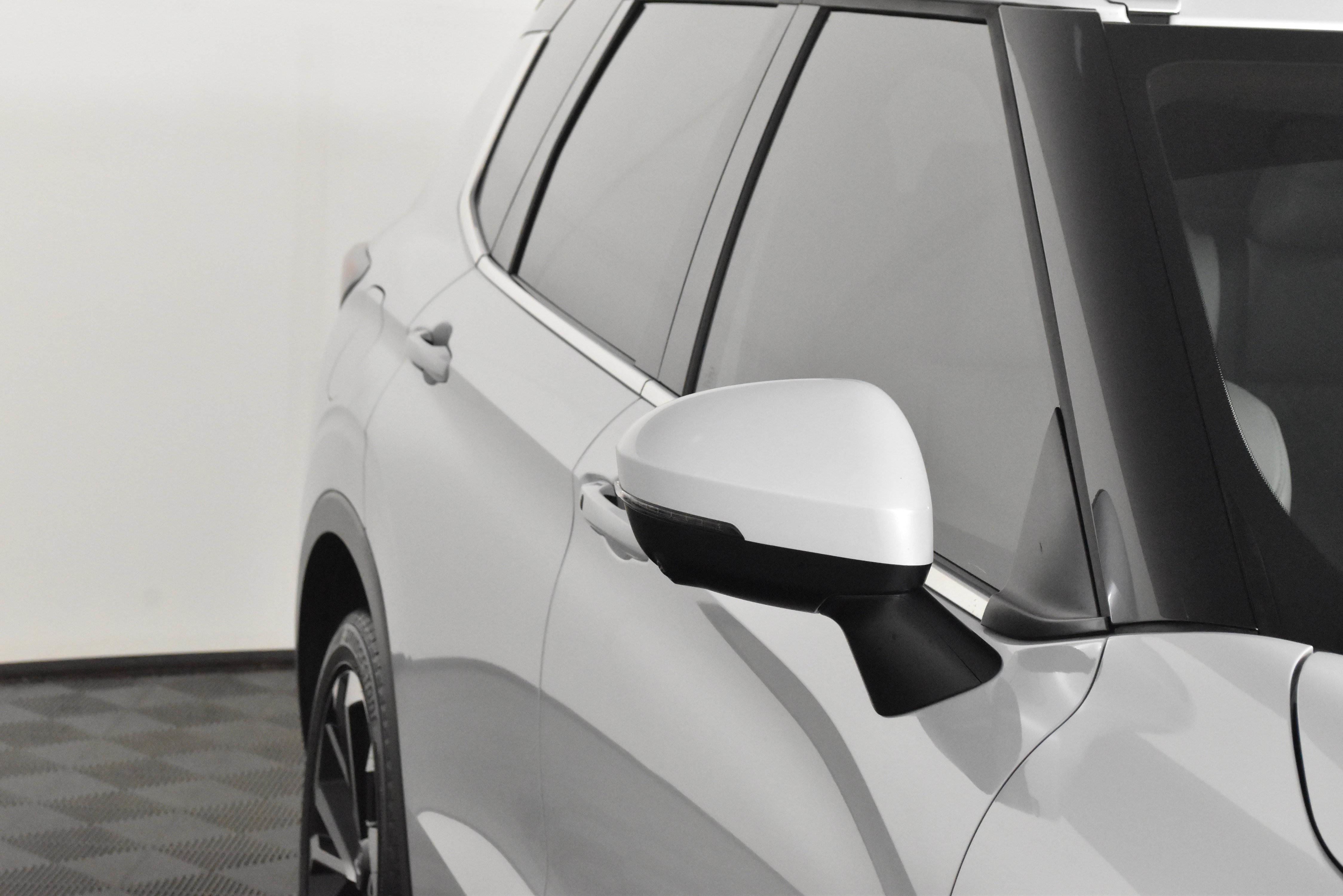 2023 Mitsubishi Outlander SEL 40th Anniversary Edition GT photo 4