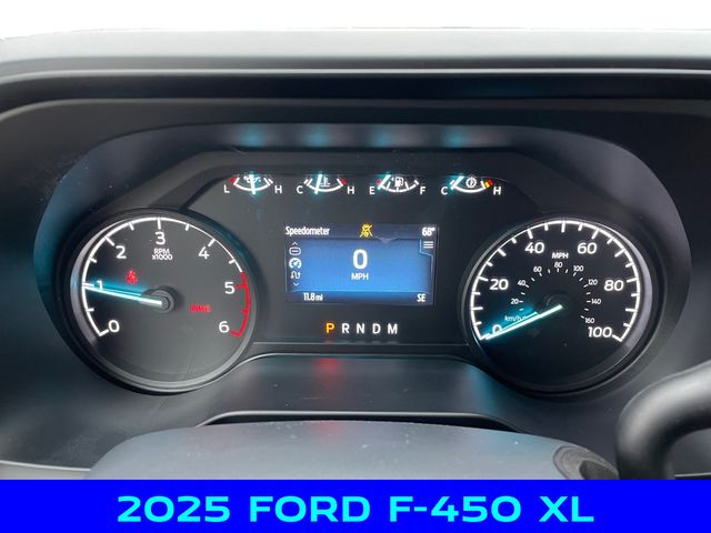 2025 Ford F-450 photo 2