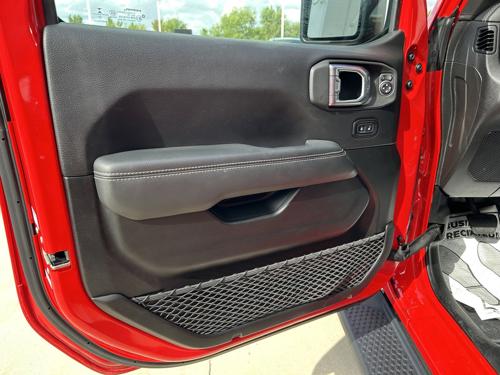 2020 Jeep Wrangler Unlimited Sahara photo 12
